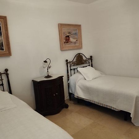Chalet Con Piscina A 50 M De La Playa . Marbella Ngoại thất bức ảnh