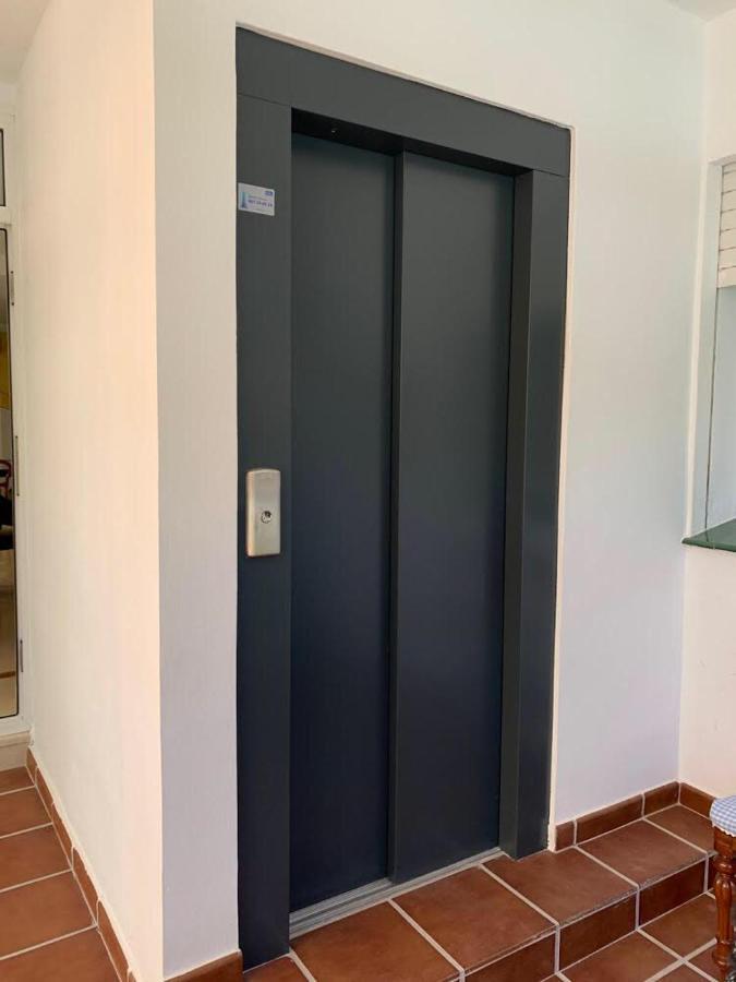 Chalet Con Piscina A 50 M De La Playa . Marbella Ngoại thất bức ảnh